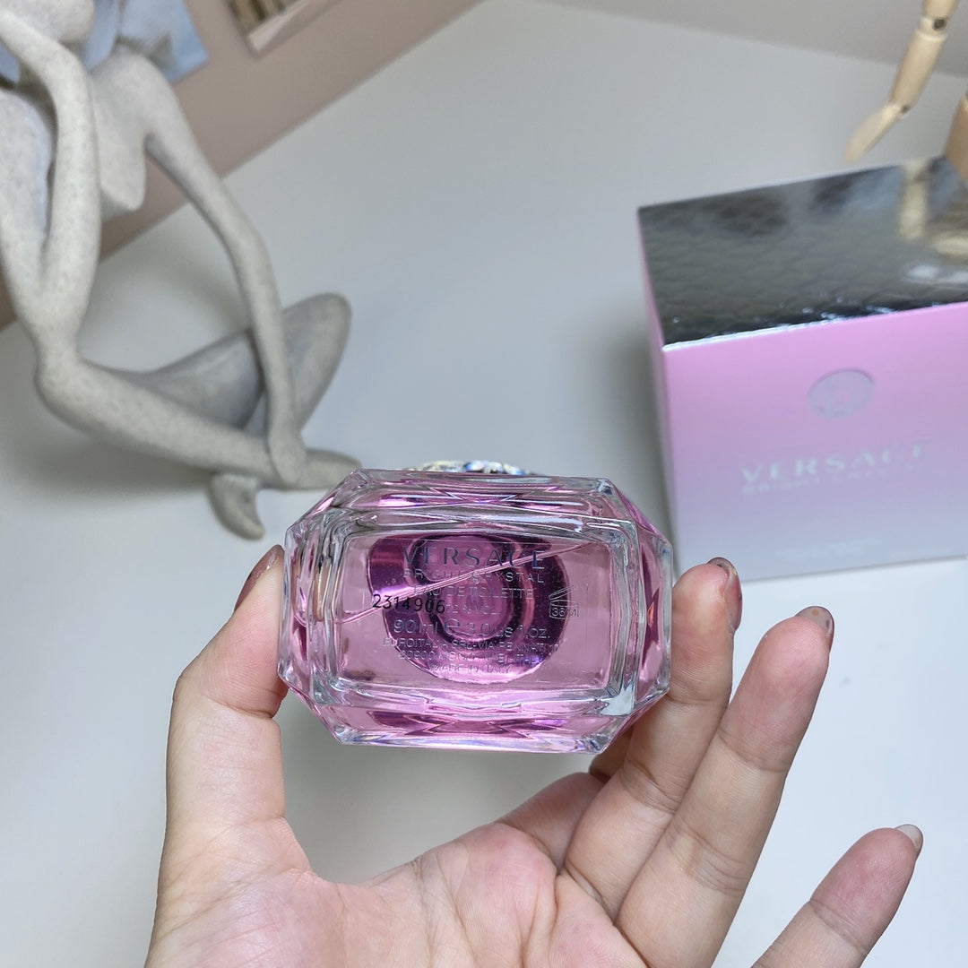 ✨ Versace Bright Crystal Eau de Toilette for Women – 90ml