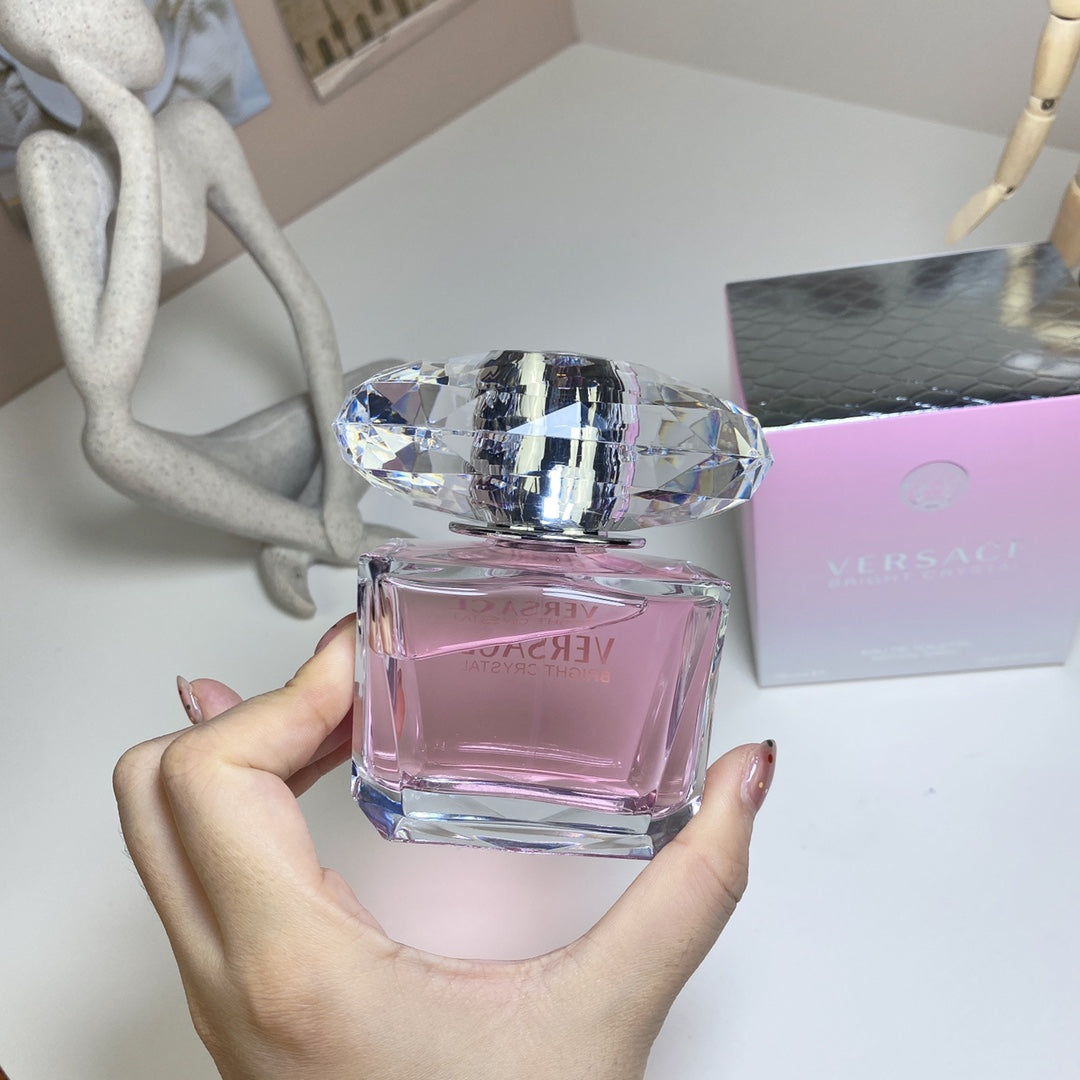 ✨ Versace Bright Crystal Eau de Toilette for Women – 90ml