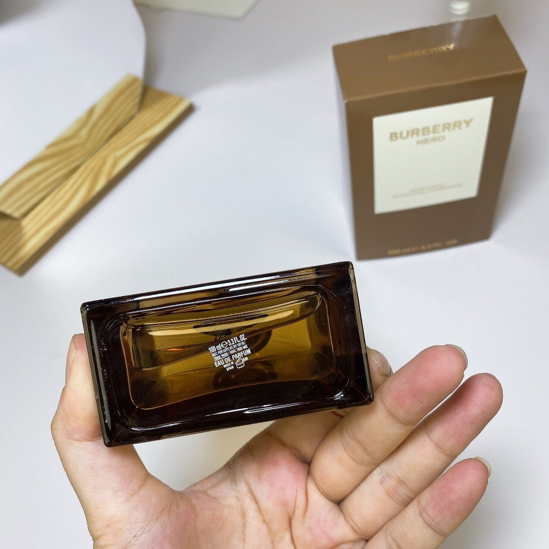 Burberry Hero Eau de Parfum – 100ml