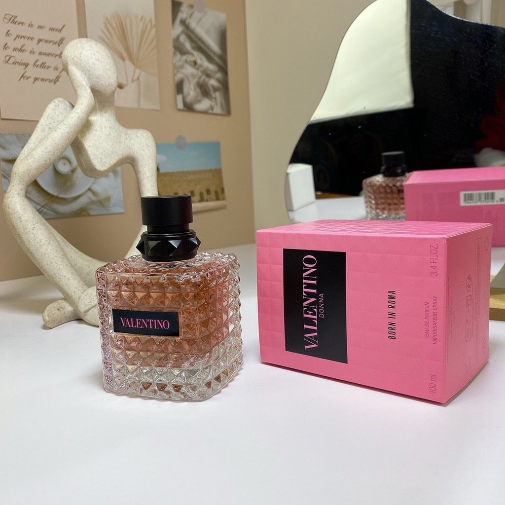 Valentino Donna Born in Roma Women