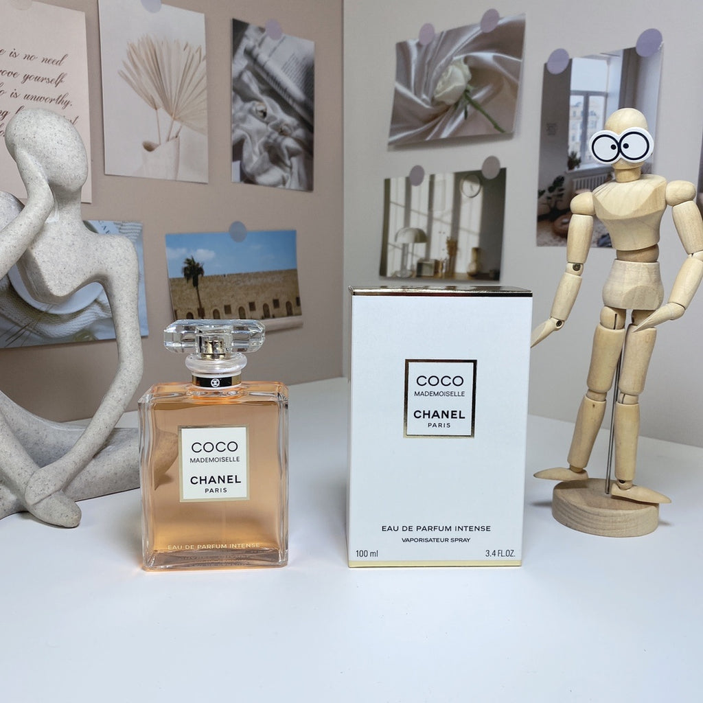 Coco Chanel Mademoiselle Eau de Parfum Intense Women